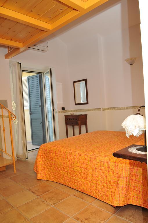 B&B L'Eucalipto Paola Pokoj fotografie